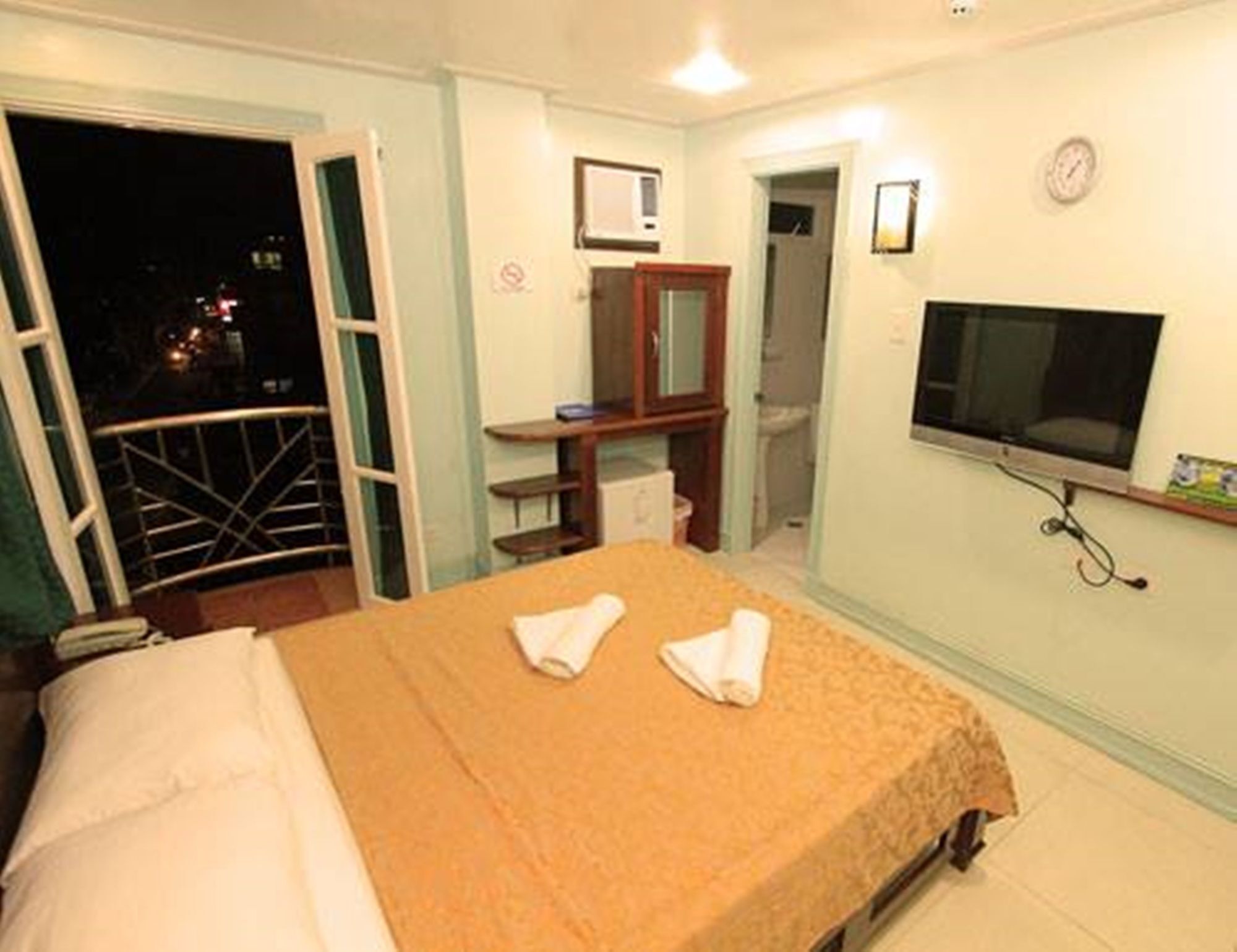 Bora Sky Hotel Balabag  Luaran gambar