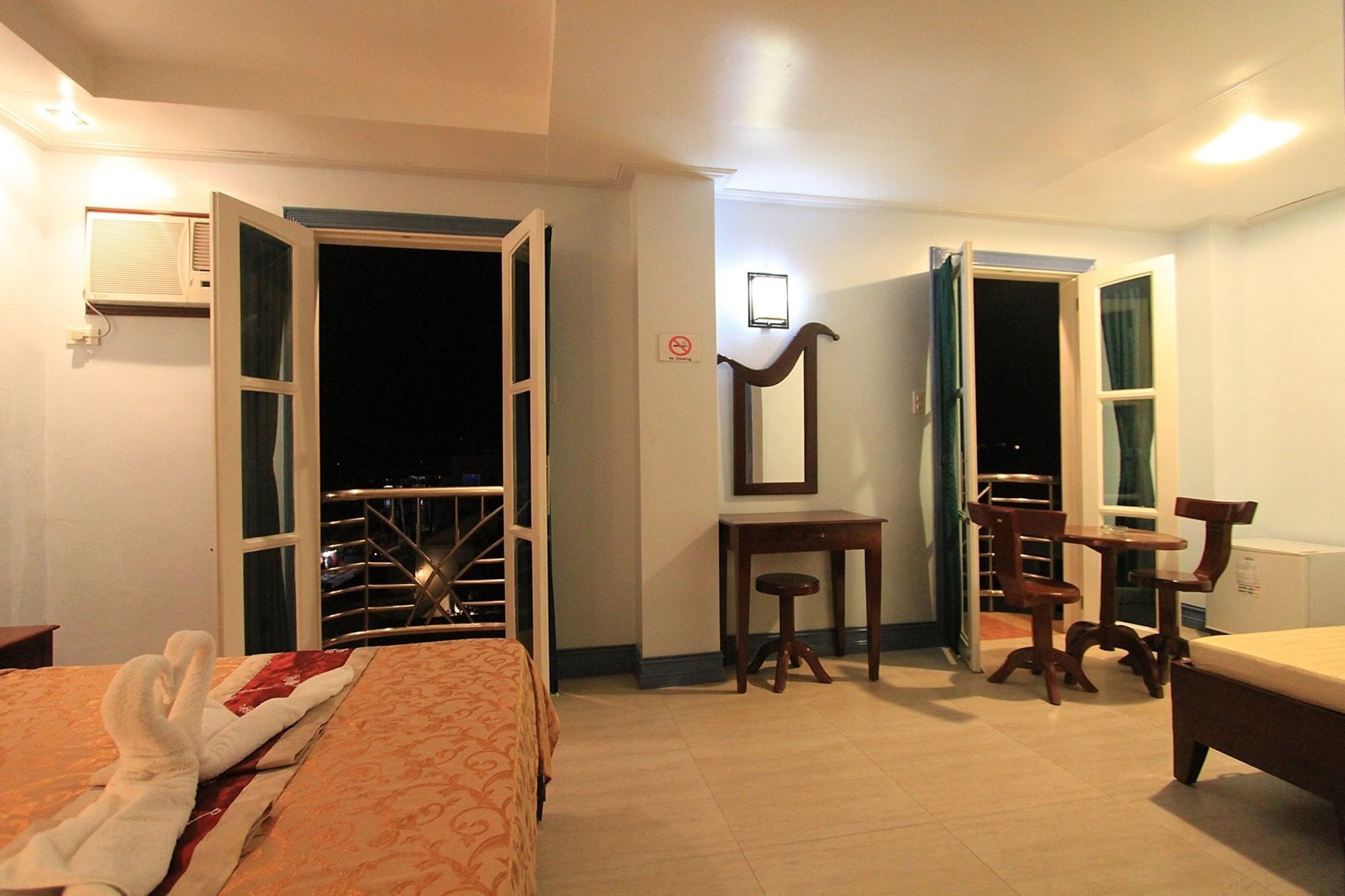 Bora Sky Hotel Balabag  Luaran gambar
